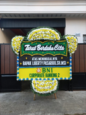 Papan Bunga Duka di Kedunglumbu